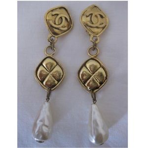CHANEL AUTHENTIC Vintage Earrings